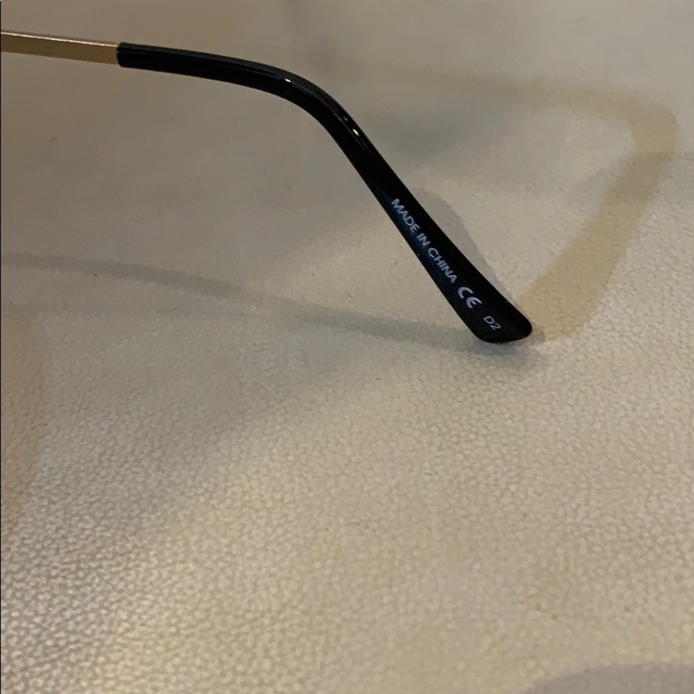 Women’s Vonzipper Sunglasses - Picture 6 of 7